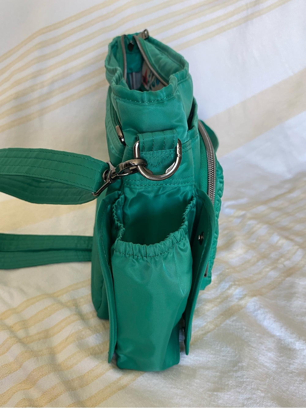 LUG | Kelly Green ☘️ Quilted Crossbody ~ 11”x 8.5”x 3” Medium - Picture 7 of 15